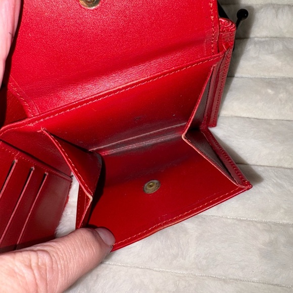 Louis Vuitton Epi Scarlet Leather Wallet - Picture 5 of 8
